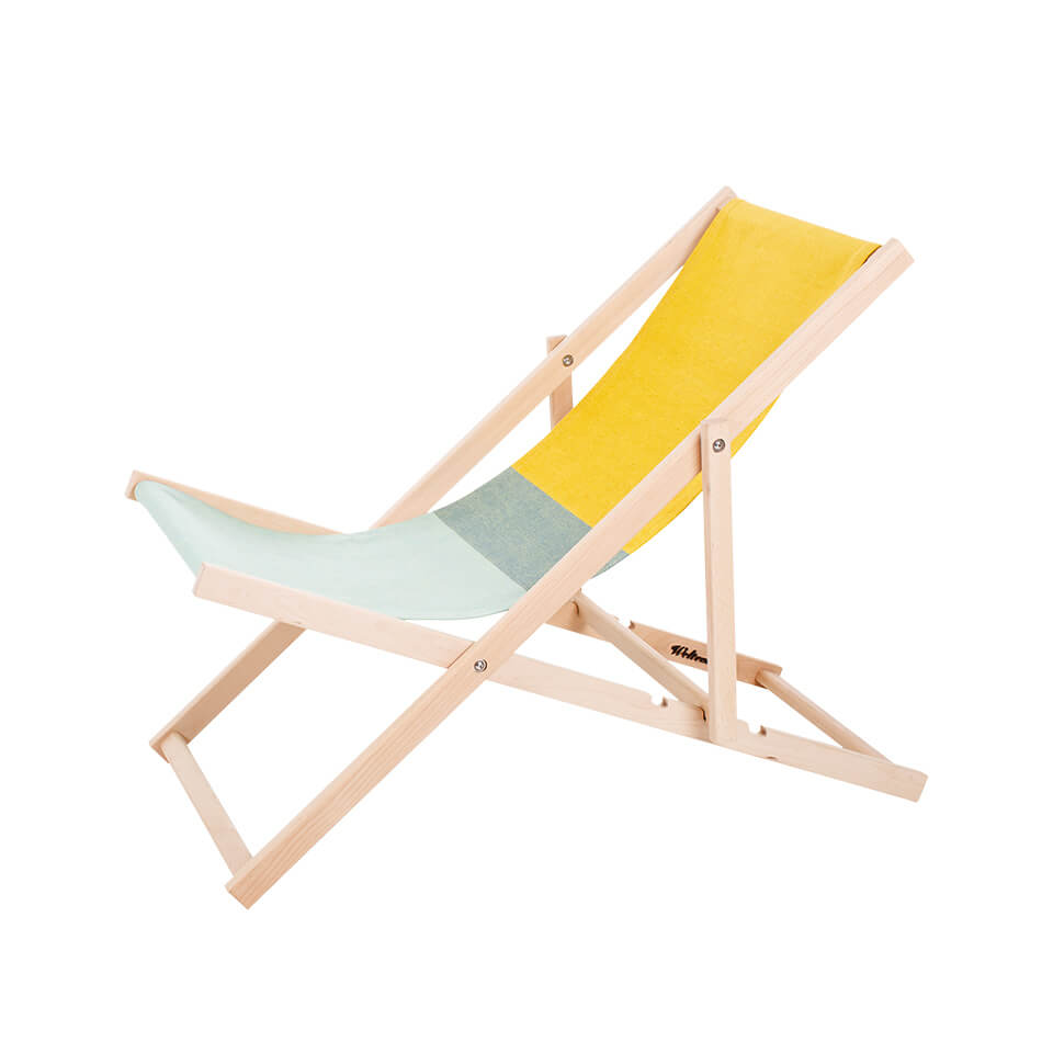 Beach-chair-and-tent